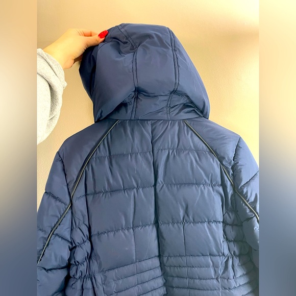 Beautiful Blue Guess Winter Down Jacket.Size Medium. - Picture 6 of 11